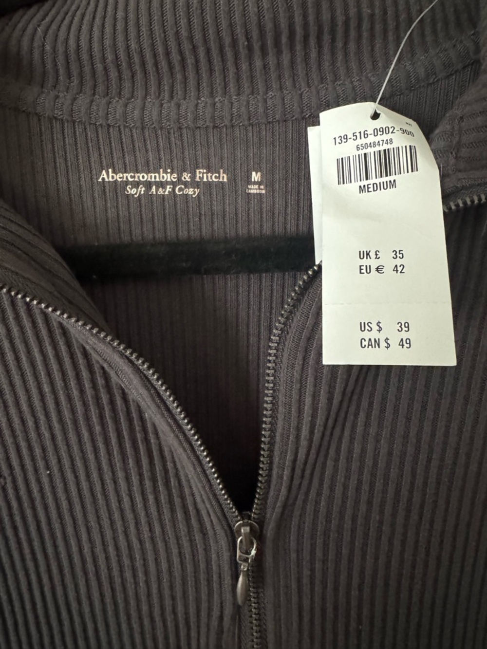 Abercrombie & Fitch Soft A & F Cozy - Picture 2 of 3